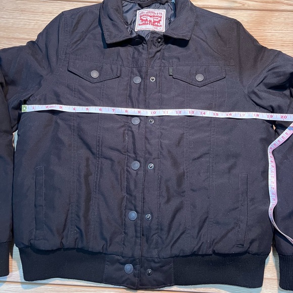 Women’s Levi's Original Trucker Black Quilted Insulated
Softshell Jacket - Picture 8 of 11